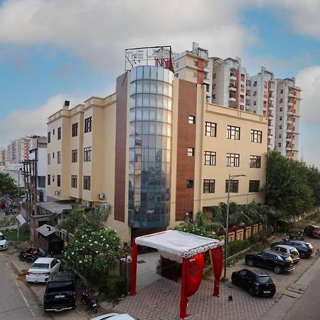 Hotel The Leaf - Gomti Nagar Lucknow Exterior photo