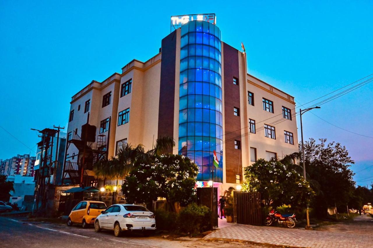 Hotel The Leaf - Gomti Nagar Lucknow Exterior photo