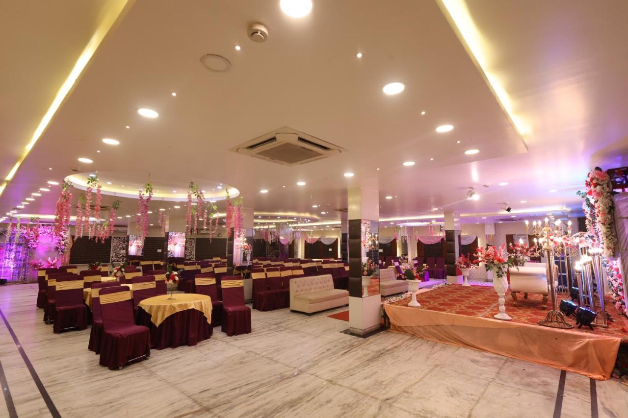Hotel The Leaf - Gomti Nagar Lucknow Exterior photo