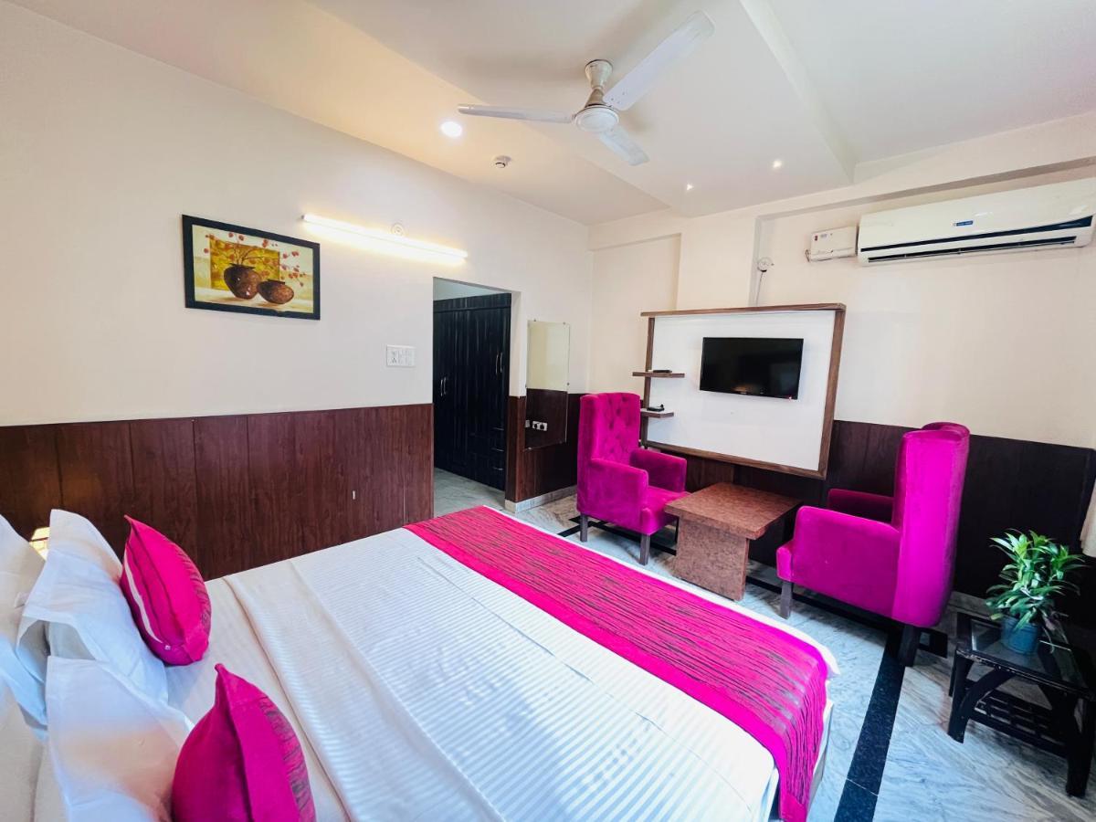 Hotel The Leaf - Gomti Nagar Lucknow Exterior photo