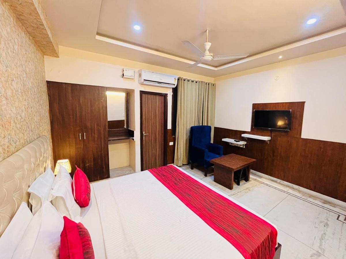 Hotel The Leaf - Gomti Nagar Lucknow Exterior photo