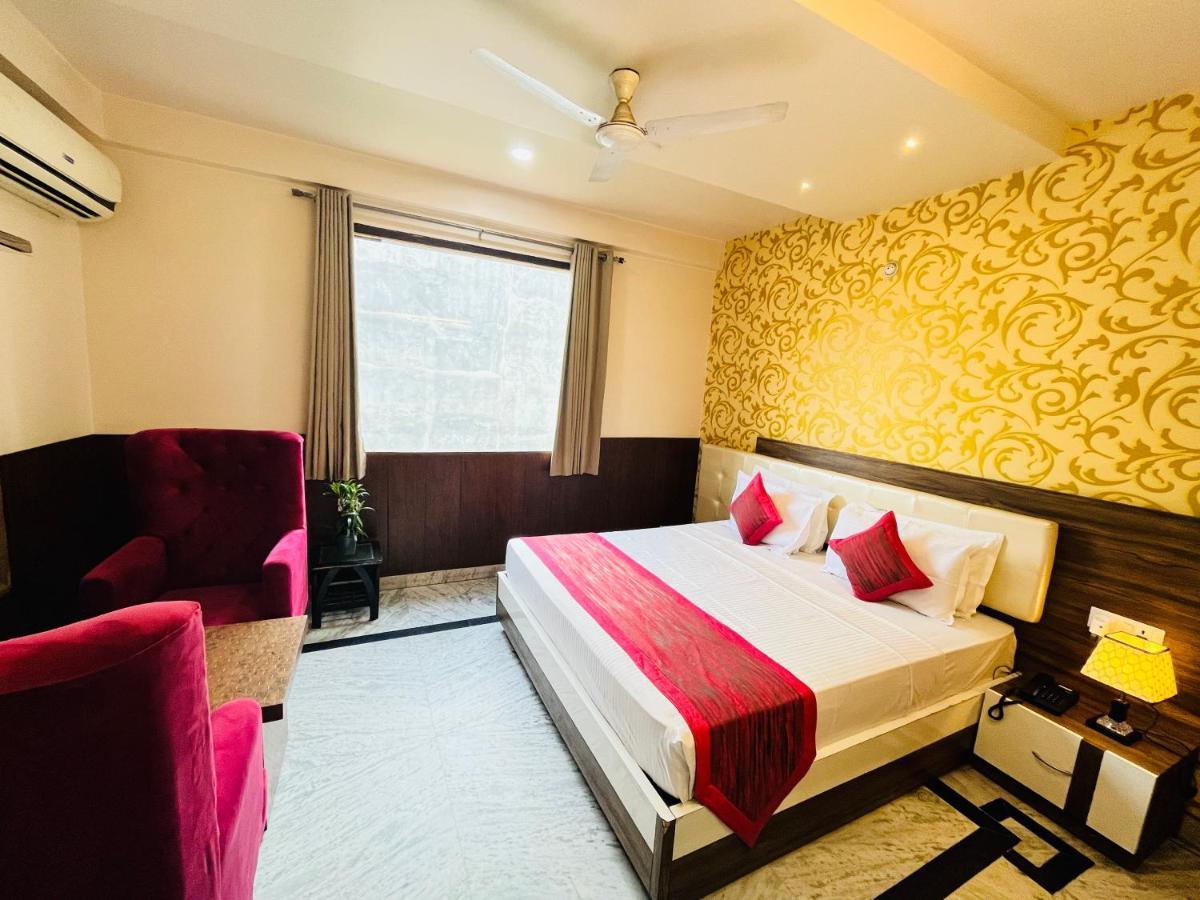 Hotel The Leaf - Gomti Nagar Lucknow Exterior photo