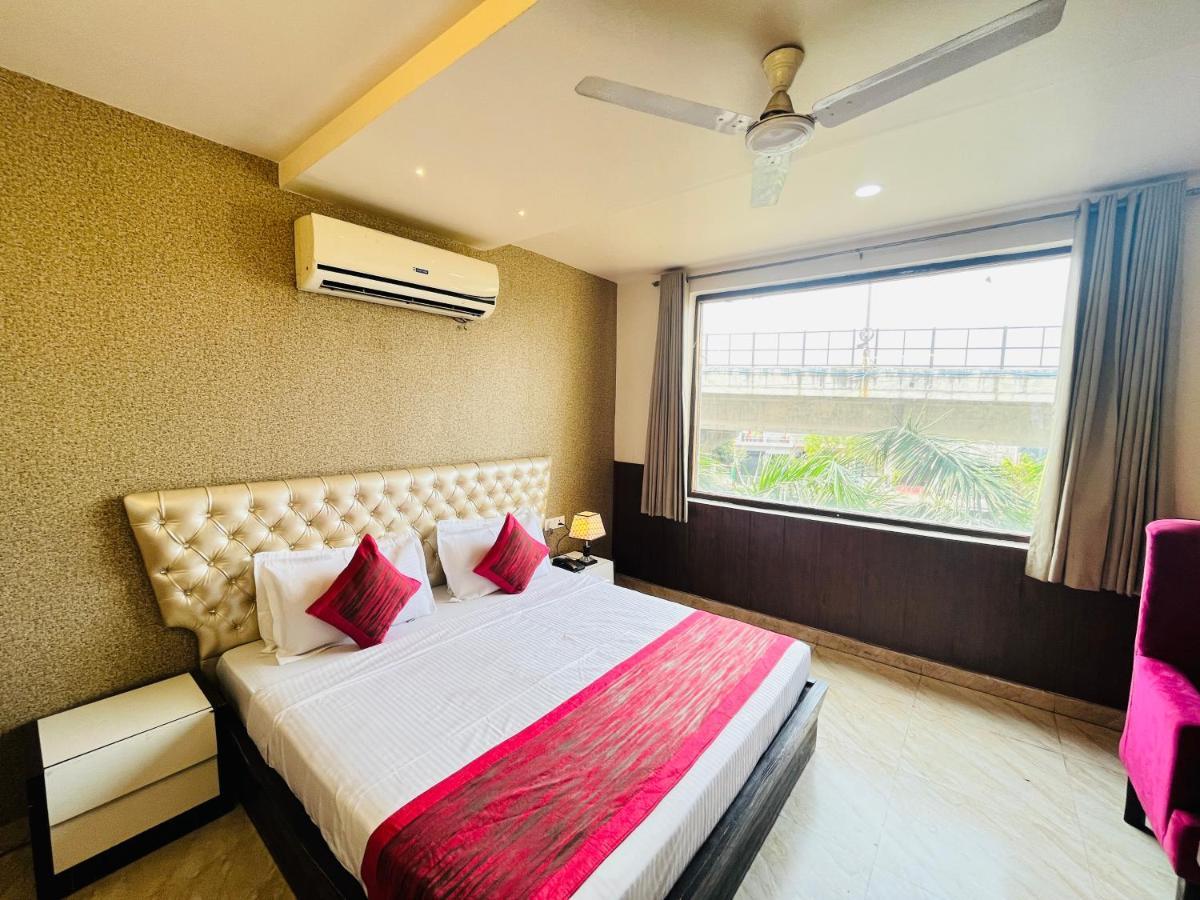Hotel The Leaf - Gomti Nagar Lucknow Exterior photo