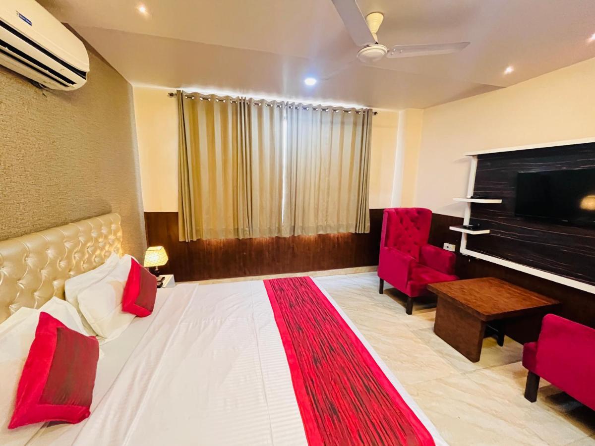 Hotel The Leaf - Gomti Nagar Lucknow Exterior photo